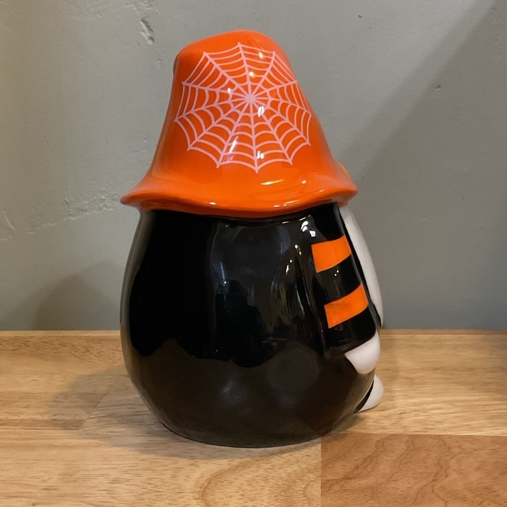 RAE DUNN ARTISANS COLLECTION CANDY INSPECTOR 8.5" TALL CERAMIC HALLOWEEN GNOME - Picture 5 of 6